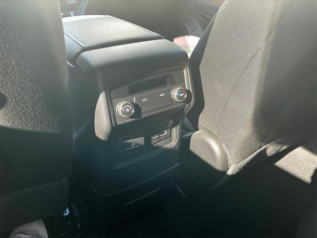 2023 Gmc Acadia SLE photo 27