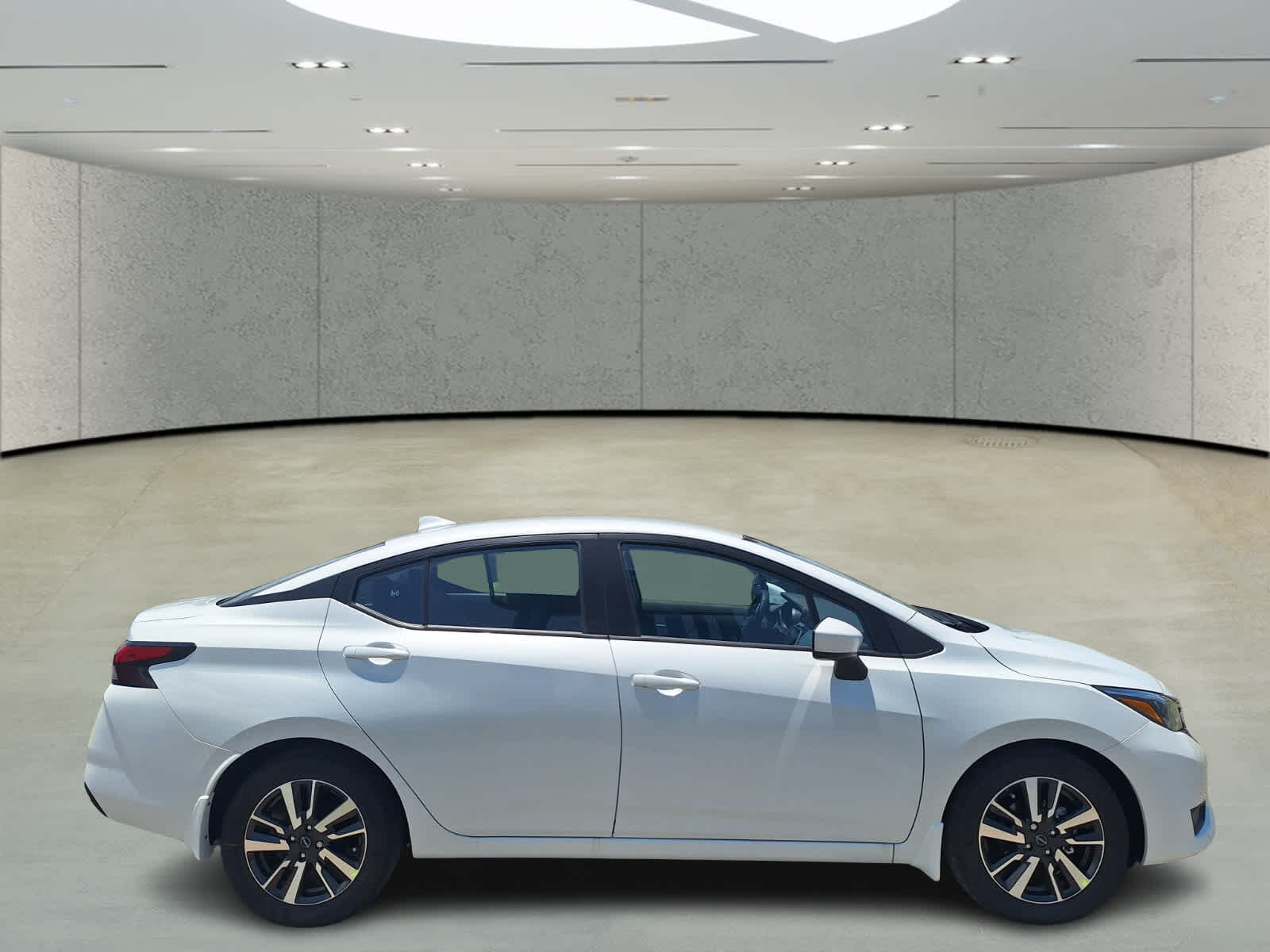 2025 Nissan Versa SV photo 6