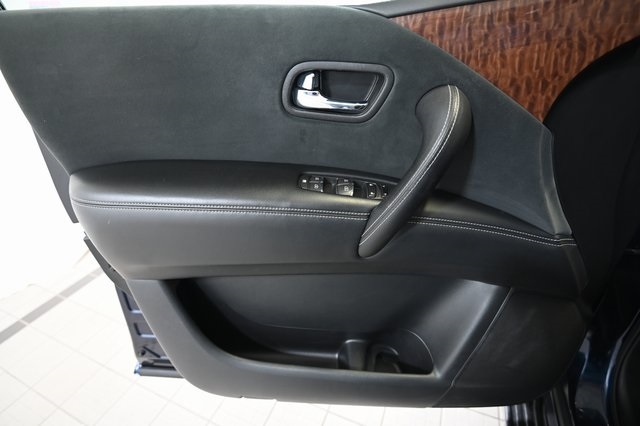 2017 Nissan Armada SV photo 21