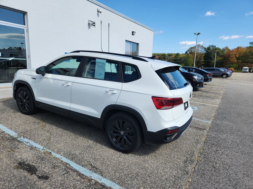 2022 Volkswagen Taos S photo 4