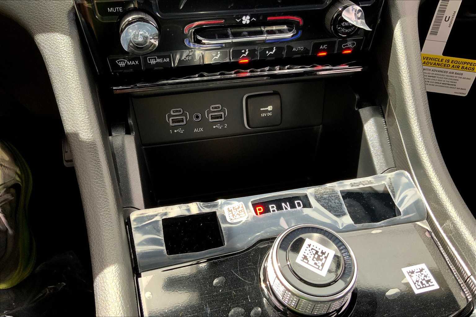 2025 Jeep Grand Cherokee Laredo Altitude photo 13