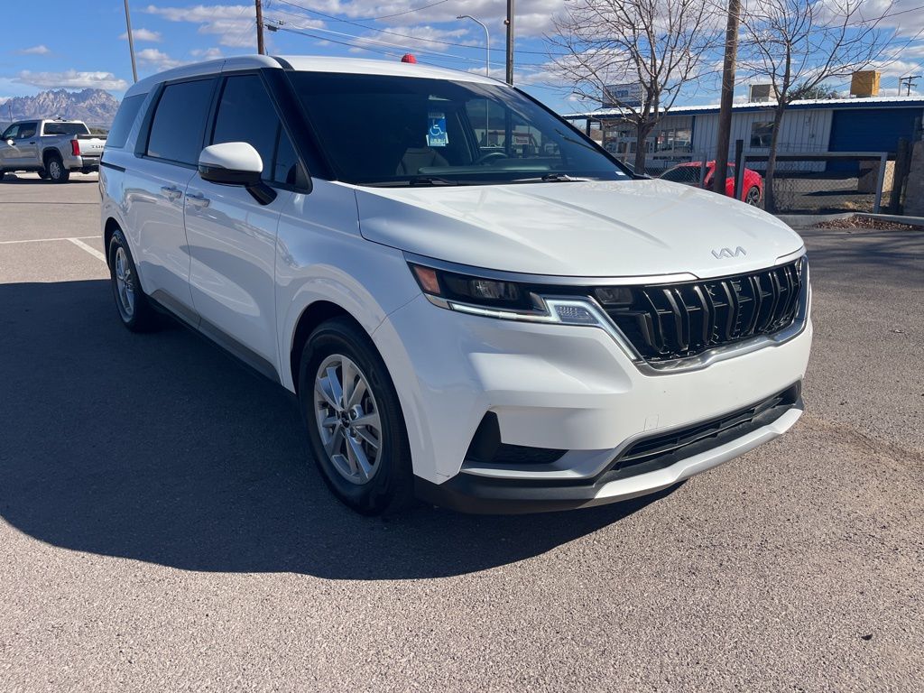 2023 Kia Carnival LX Seat Pkg's photo