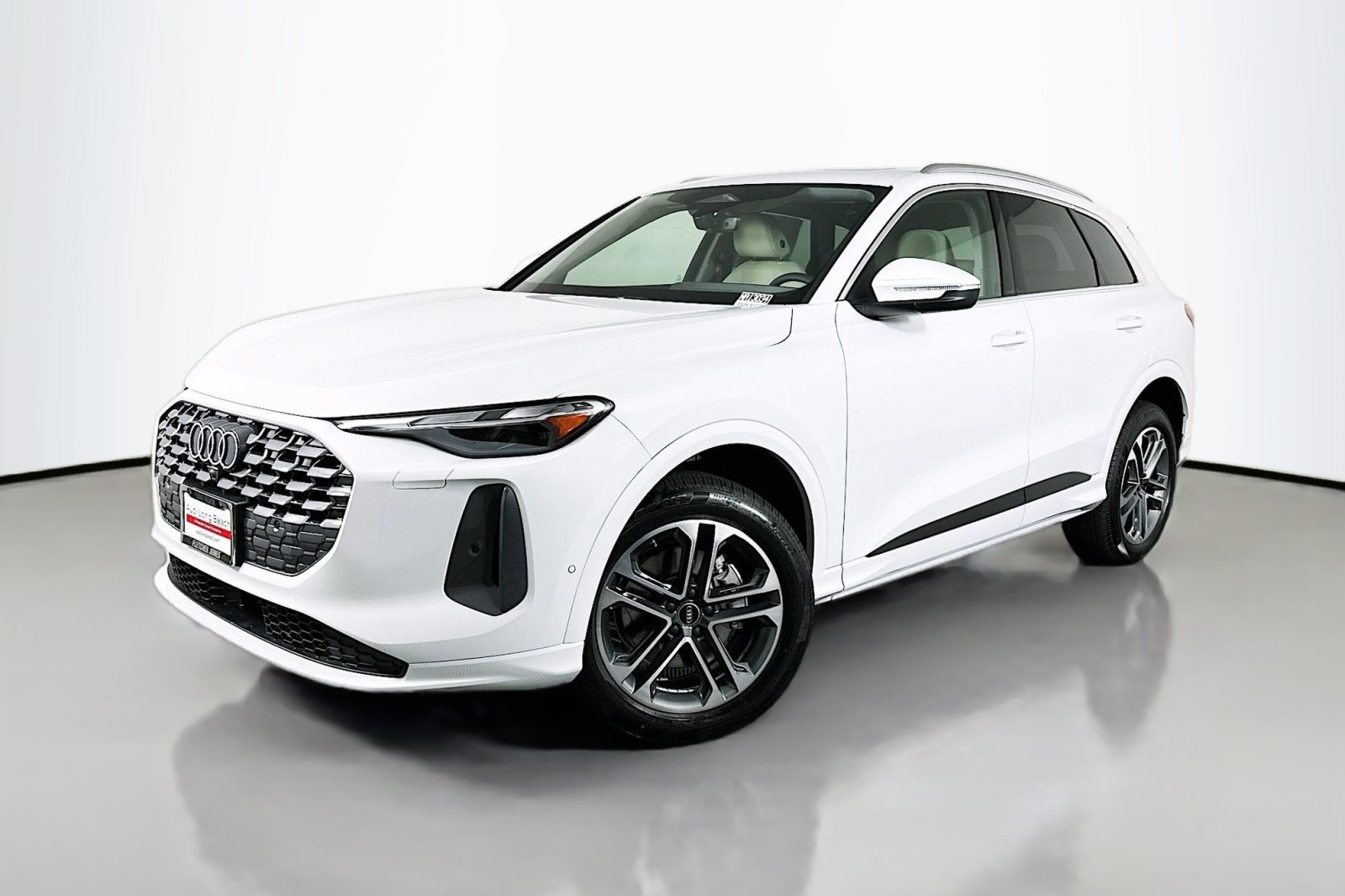 2025 Audi New Q5 Premium's photo