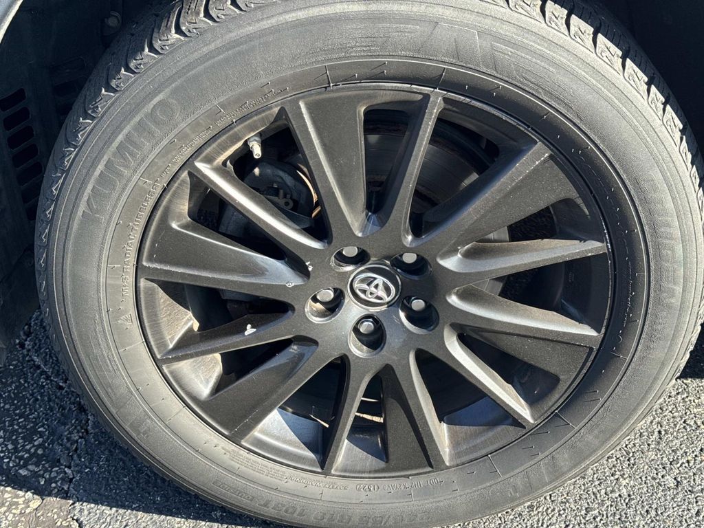 2019 Toyota Highlander SE XLE photo 9