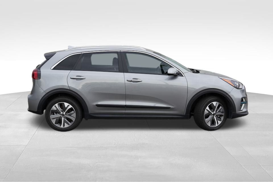 2022 Kia Niro EV S photo 3
