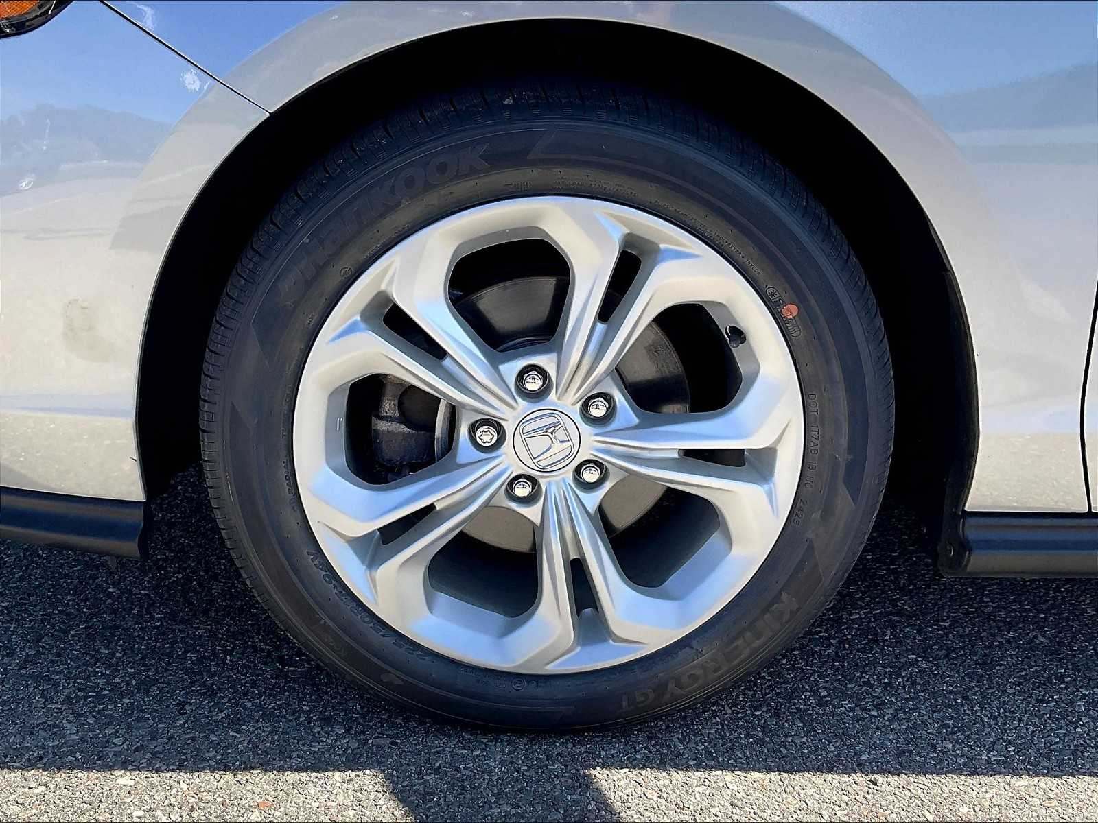2023 Honda Accord LX photo 7