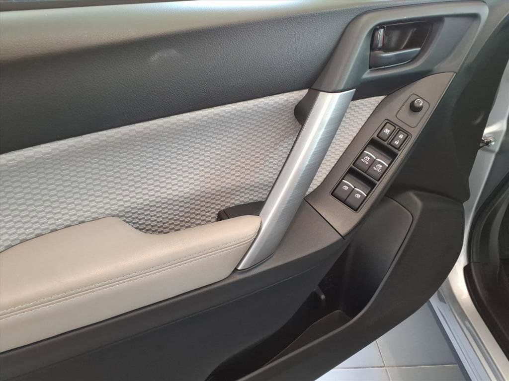 2018 Subaru Forester Premium photo 10
