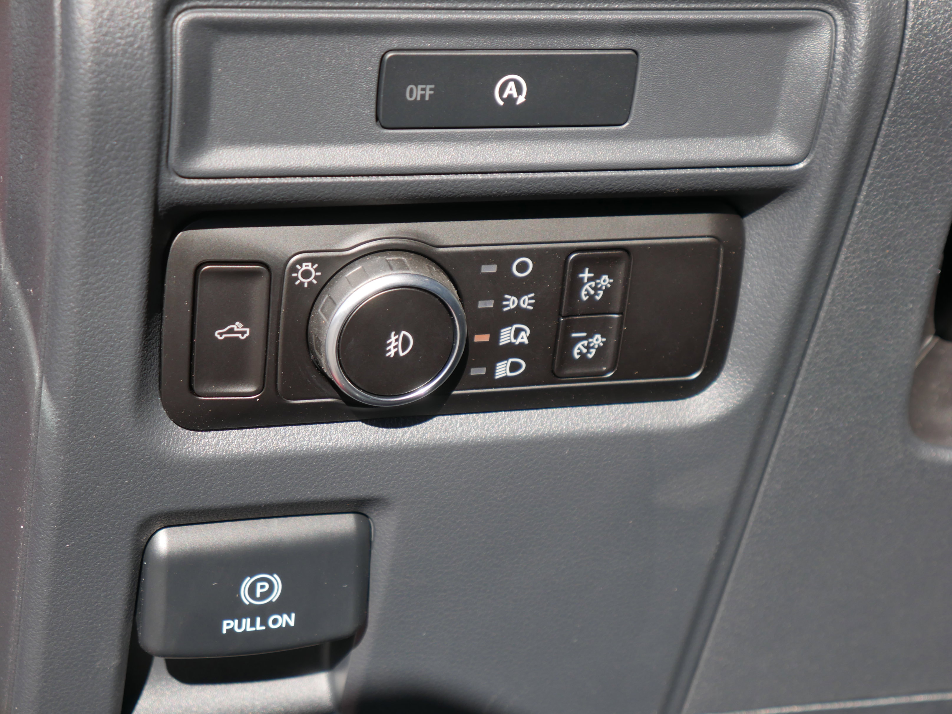 2025 Ford F-150 STX photo 4