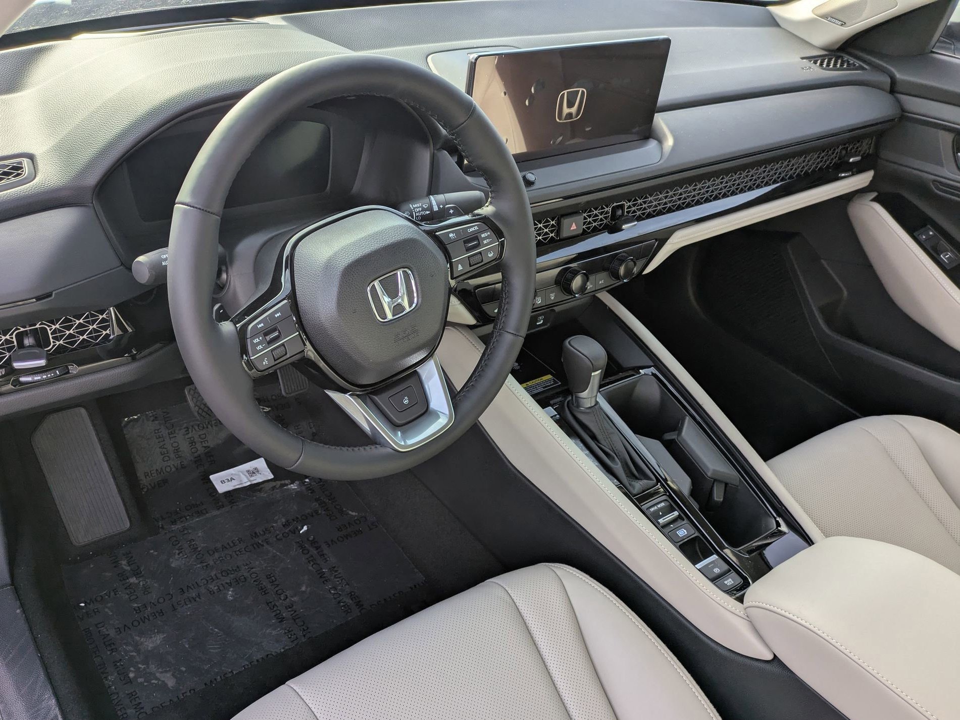 2025 Honda Accord Hybrid Touring photo 11