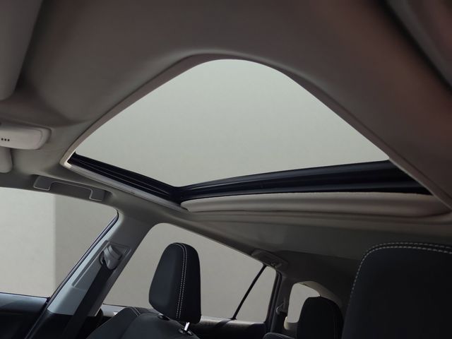 2017 Toyota RAV4 XLE photo 7