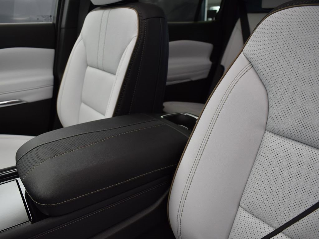 2026 Chevrolet Traverse High Country photo 10