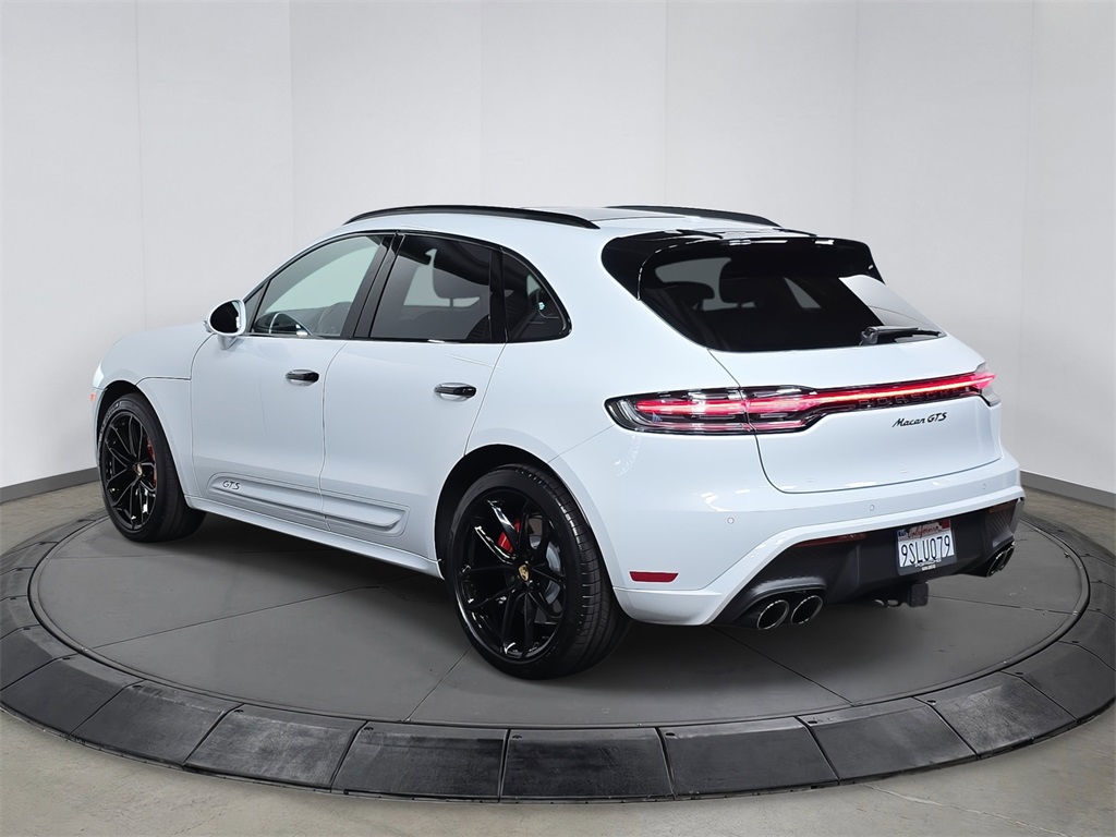 2025 Porsche Macan GTS photo 2