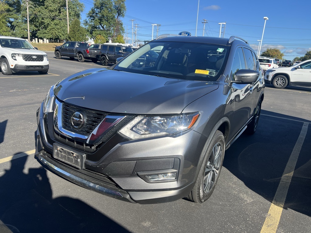 2019 Nissan Rogue SV photo 4