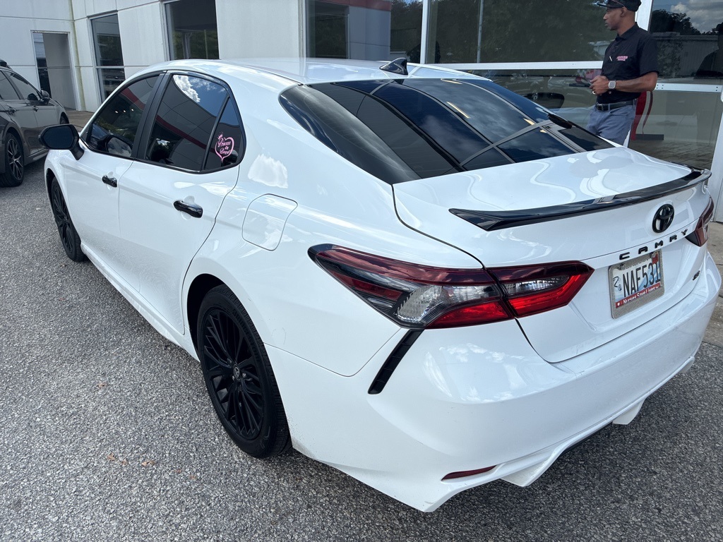 2021 Toyota Camry SE photo 2