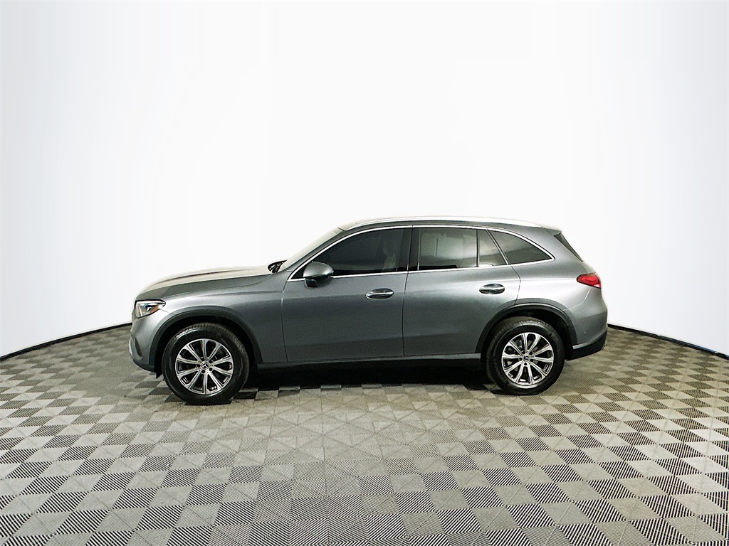 2023 Mercedes Benz GLC 300 4MATIC photo 3