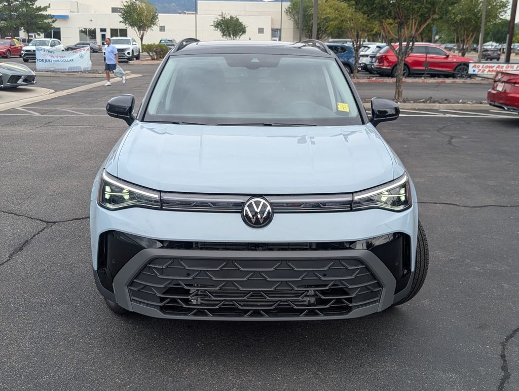 2025 Volkswagen Taos SE photo 3