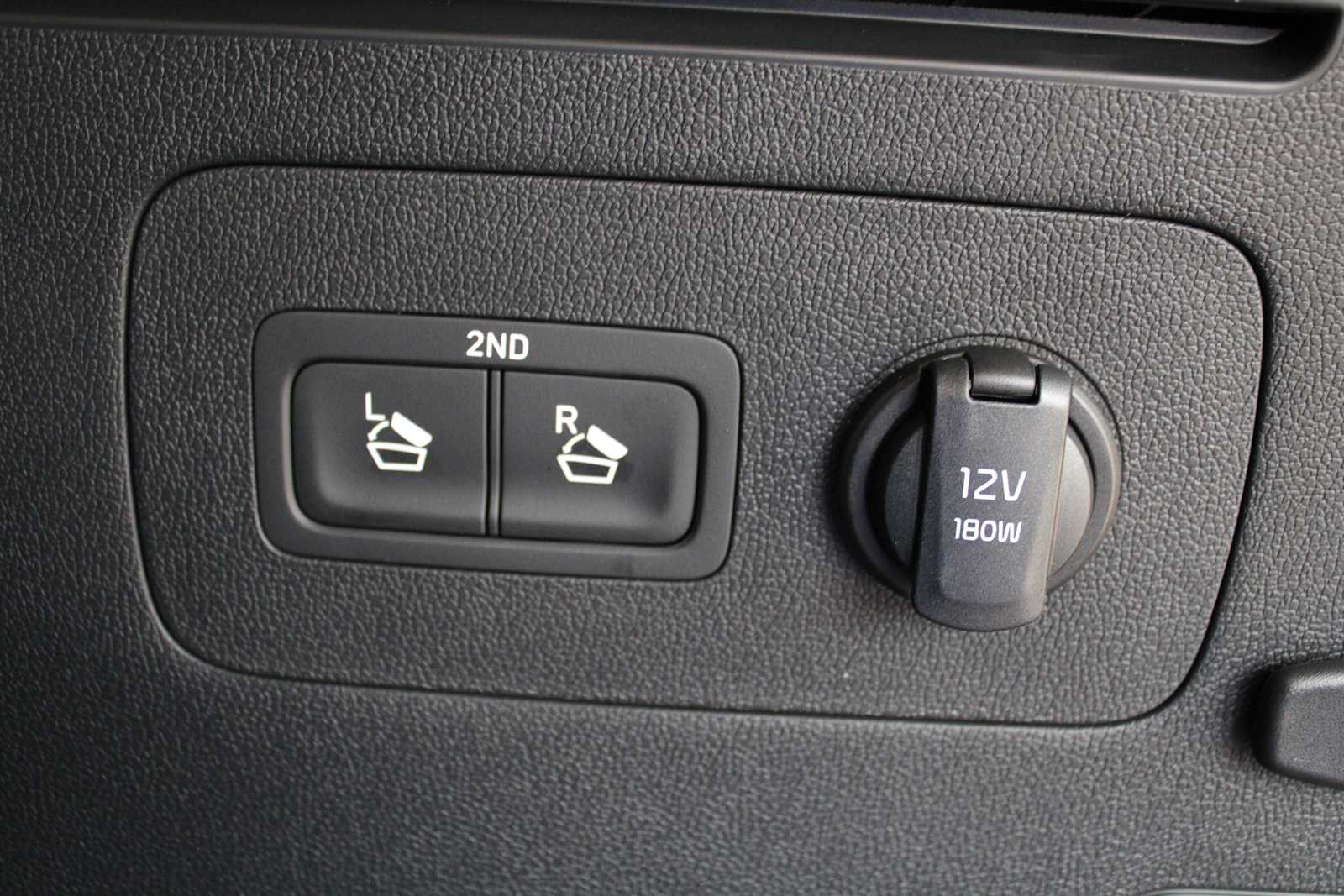 2026 Kia Sorento LX photo 9