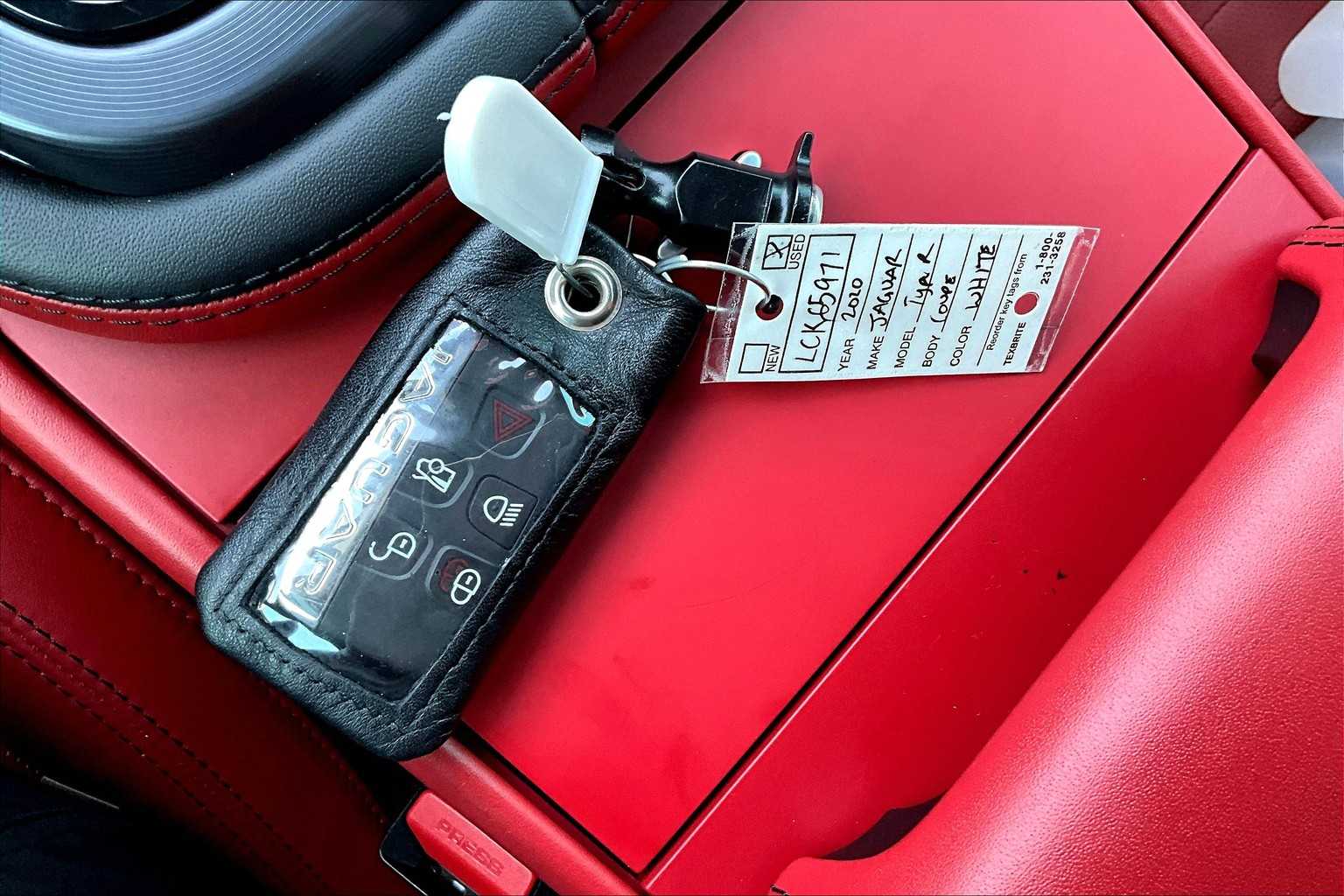 2020 Jaguar F-TYPE R photo 12