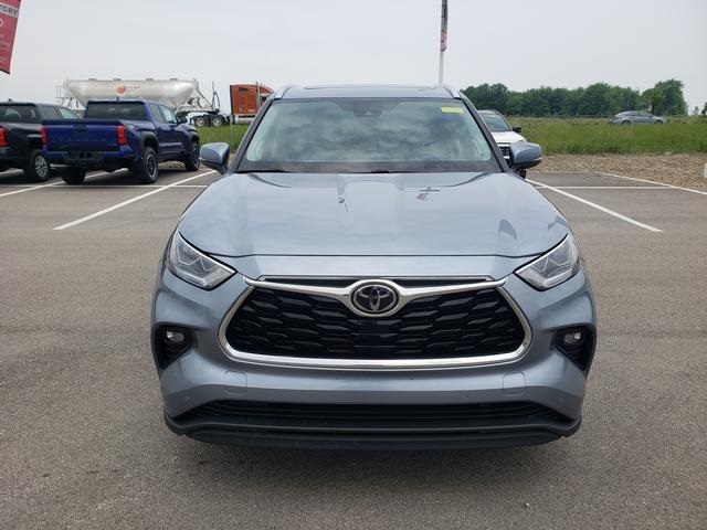 2021 Toyota Highlander Limited photo 2