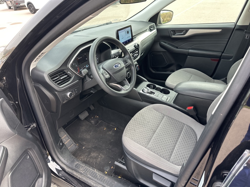 2022 Ford Escape SE photo 2