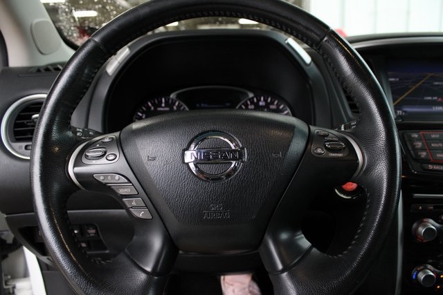 2014 Nissan Pathfinder SL photo 23