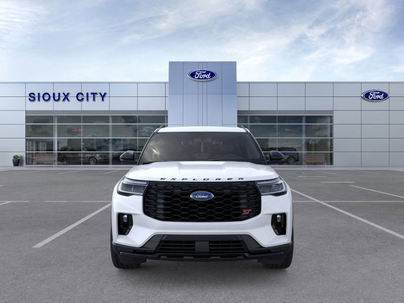 2025 Ford Explorer ST photo 3