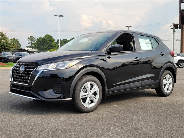 2025 Nissan Kicks Play S photo 4