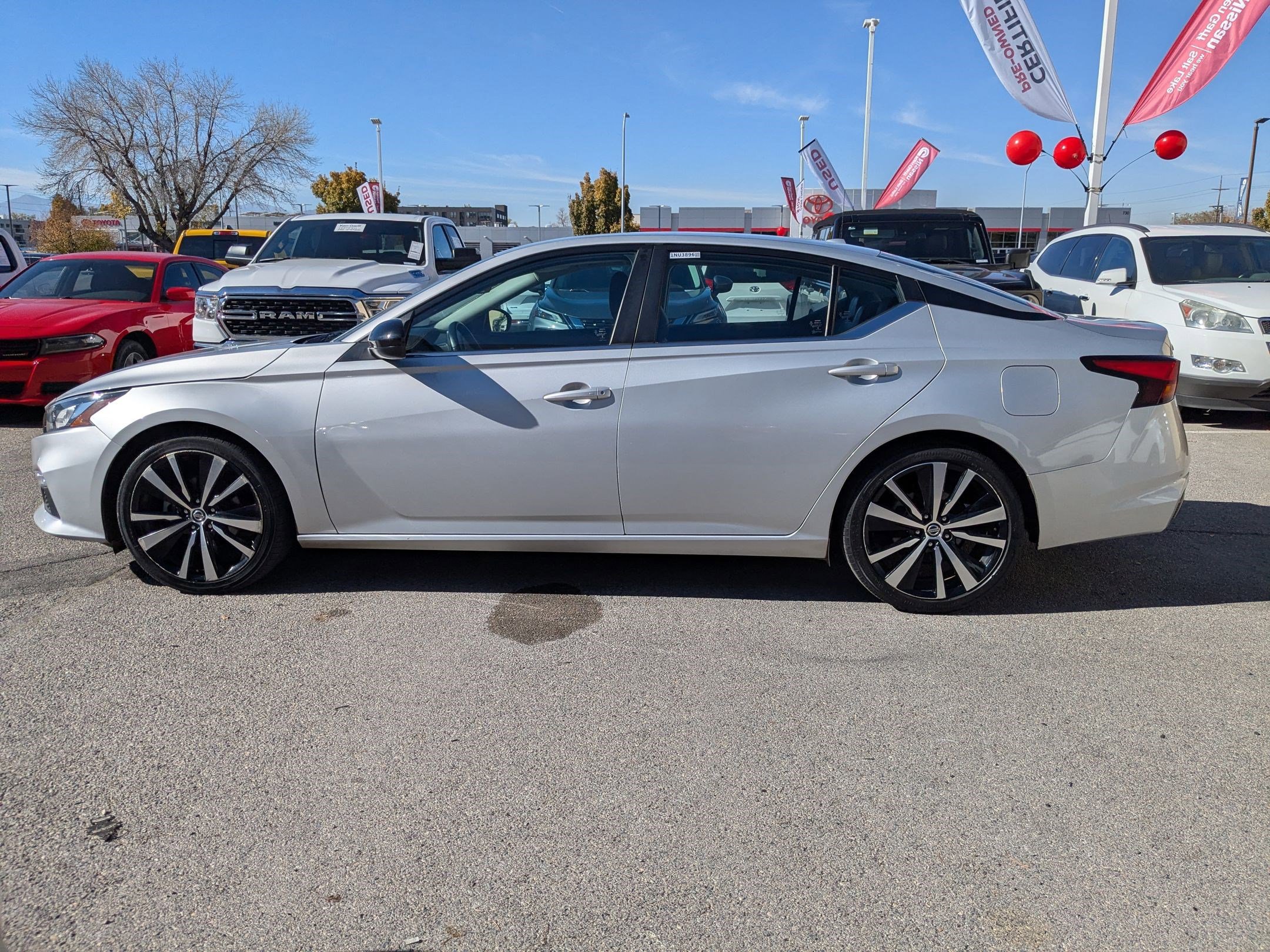 2021 Nissan Altima 2.5 SR photo 2