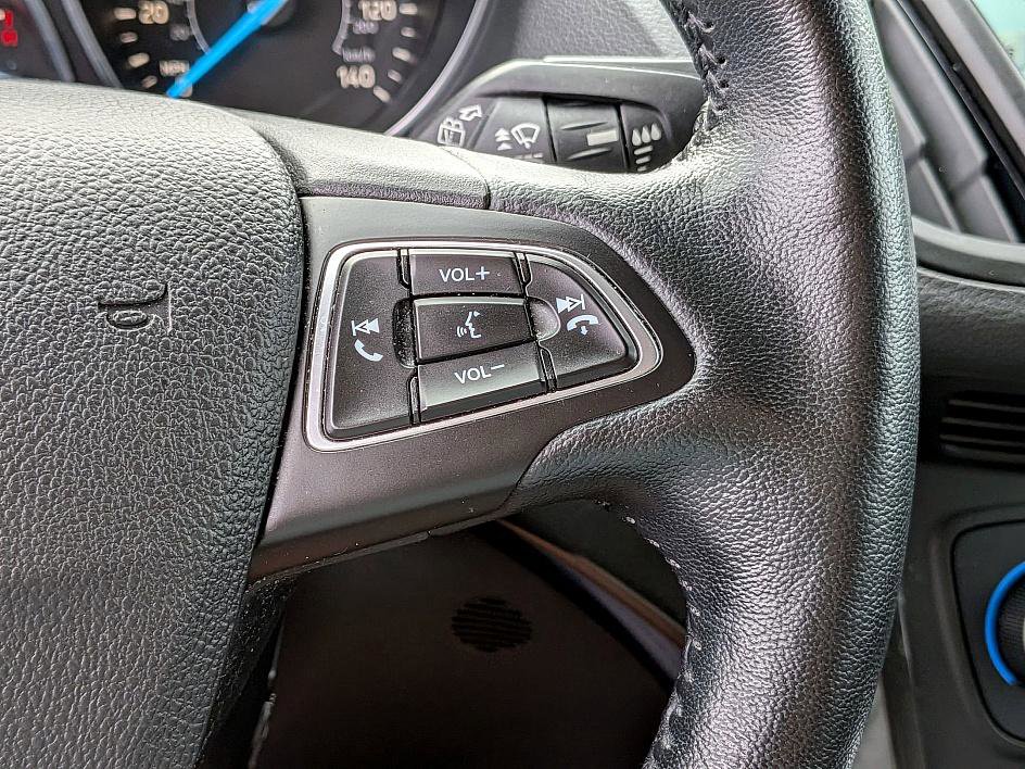 2019 Ford Escape Titanium photo 16