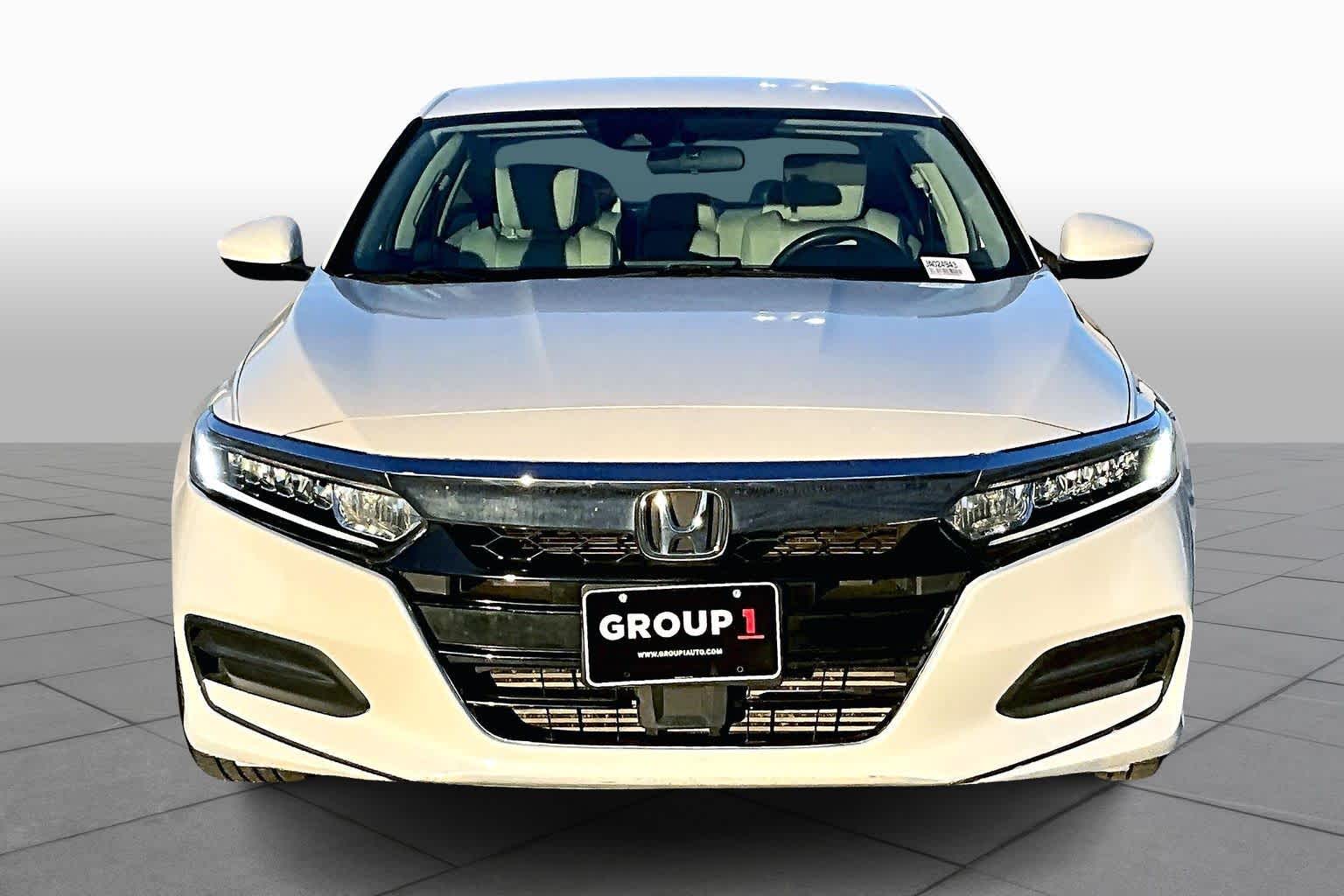 2018 Honda Accord LX 1.5T photo 3