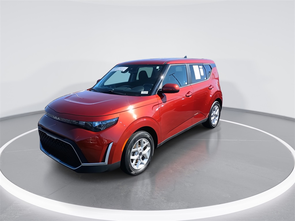 2023 Kia Soul S photo 3