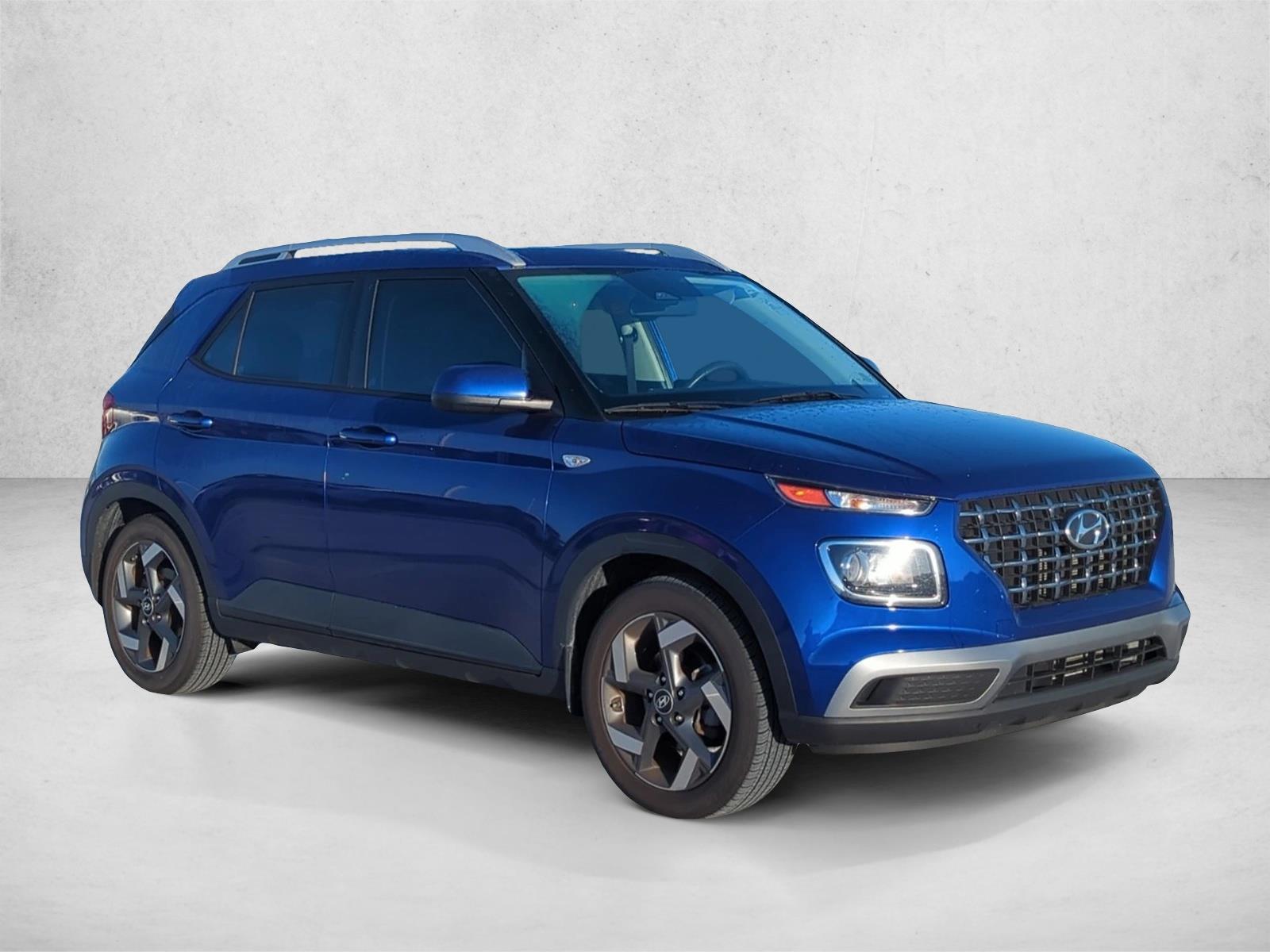 2023 Hyundai Venue SEL photo 3