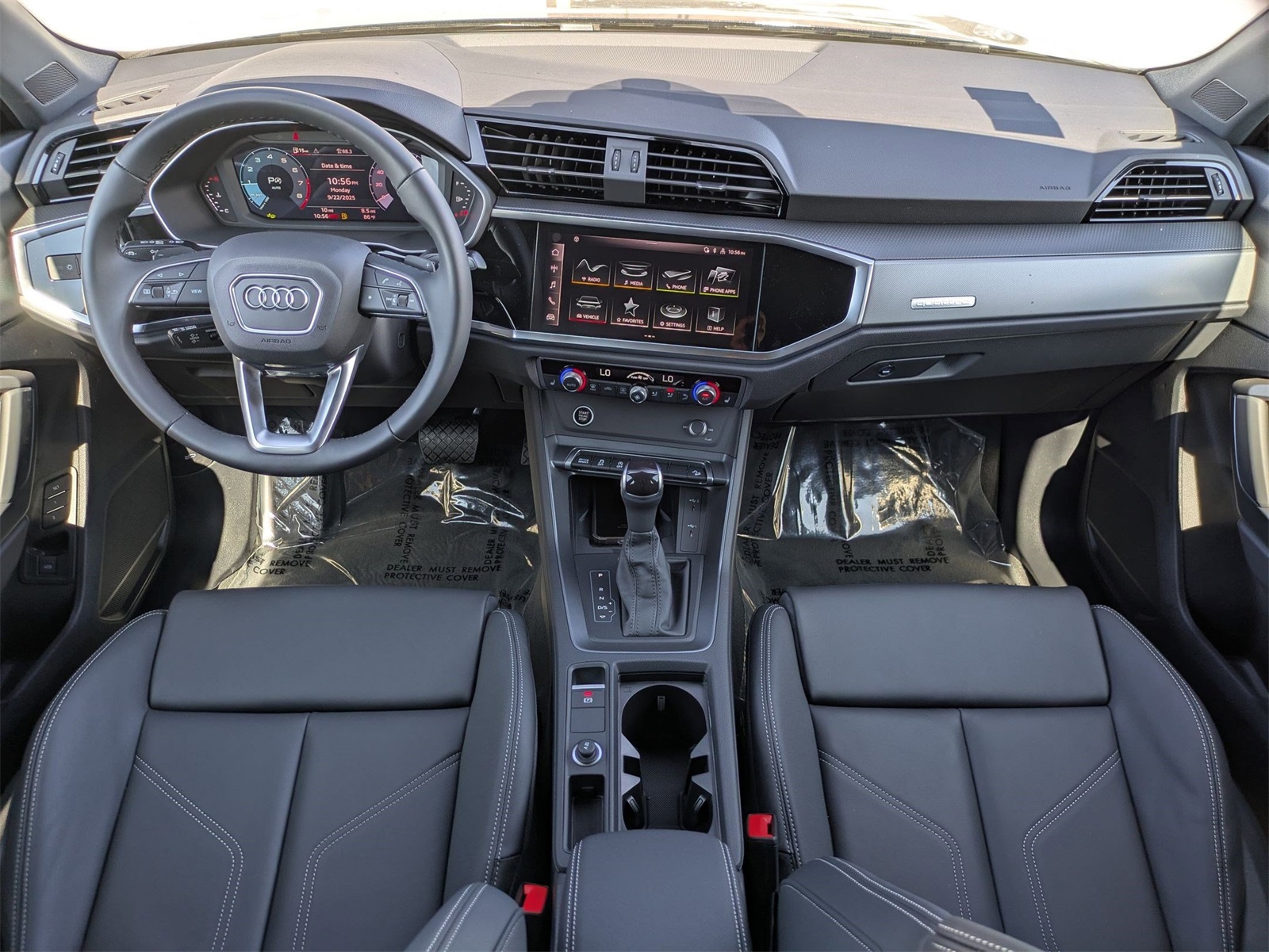 2025 Audi Q3 S line Premium photo 4