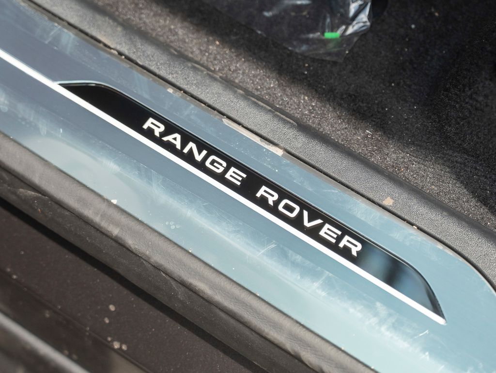 2025 Land Rover Range Rover Sport SE photo 7