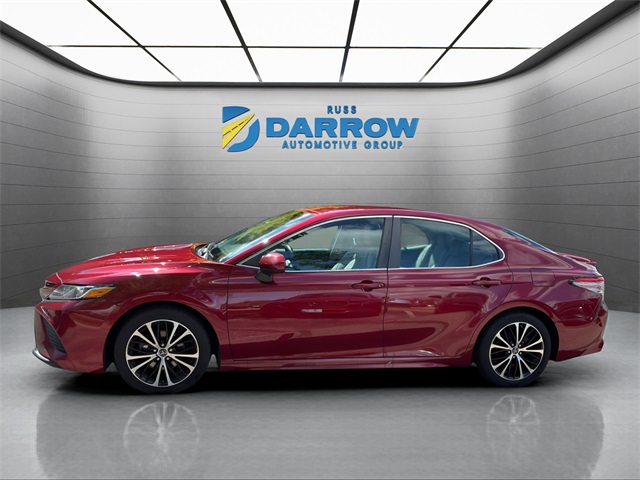 2018 Toyota Camry SE photo 2