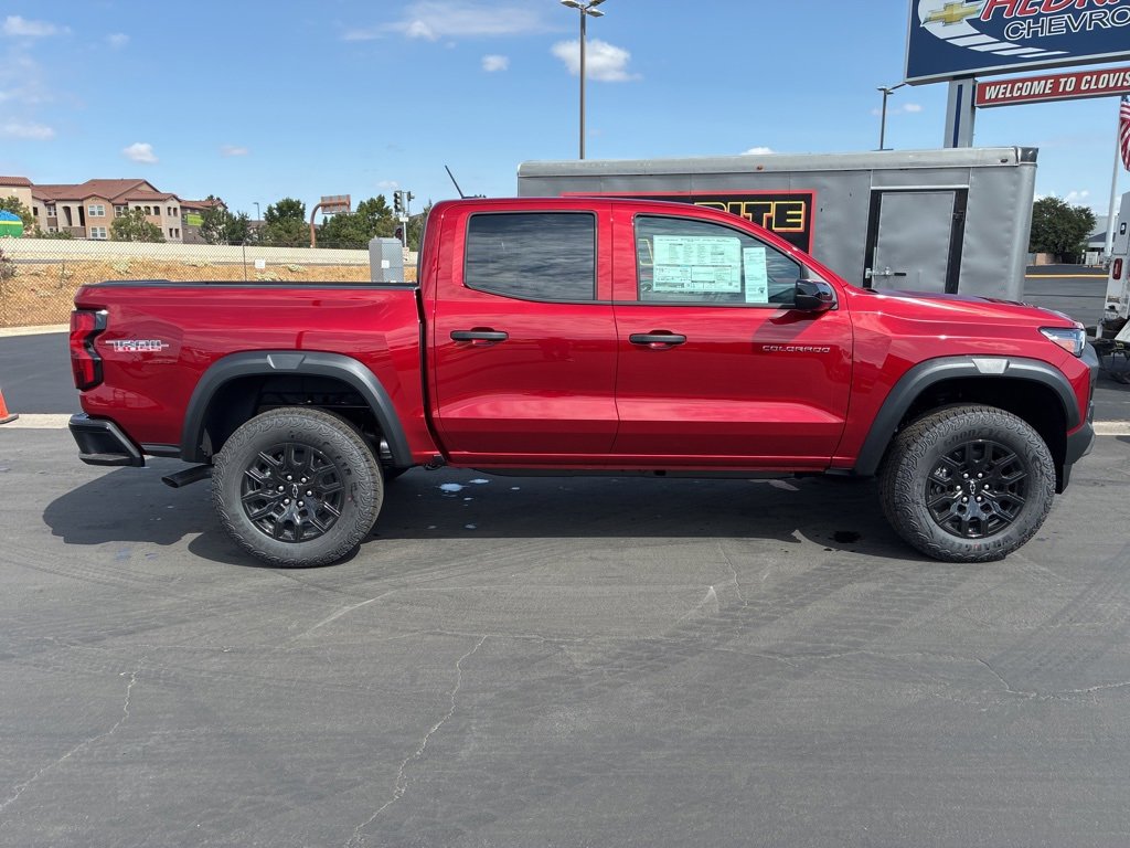 2026 Chevrolet Colorado Trail Boss photo 2