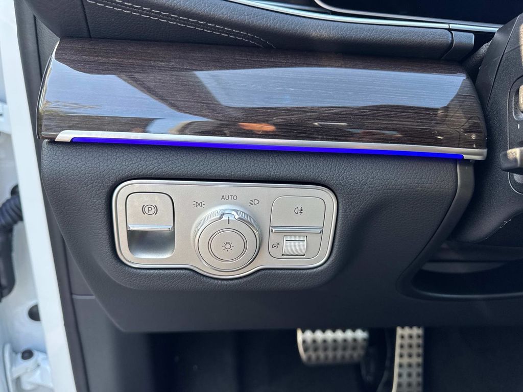 2026 Mercedes Benz GLS 450 4MATIC photo 27