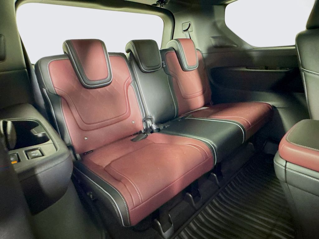 2026 Infiniti QX80 photo 30