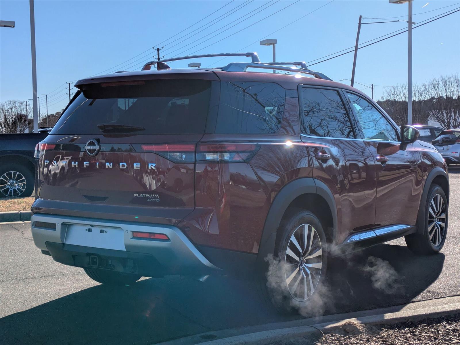 2025 Nissan Pathfinder Platinum photo 5