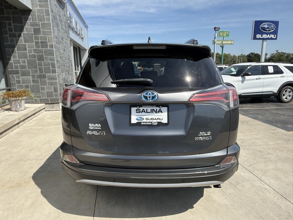 2017 Toyota RAV4 Hybrid XLE photo 24