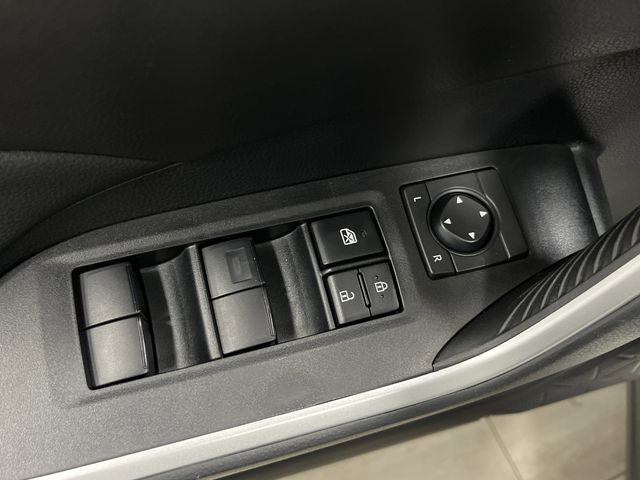 2023 Toyota RAV4 LE photo 10