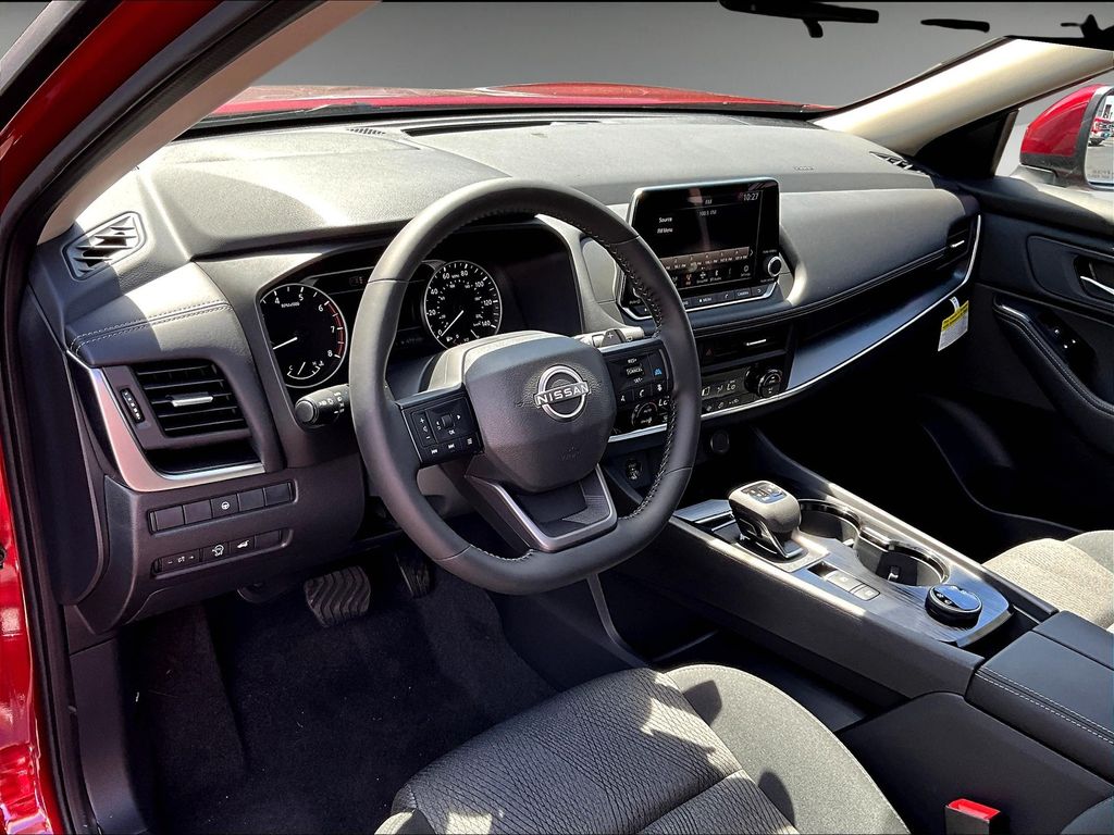 2026 Nissan Rogue SV photo 4