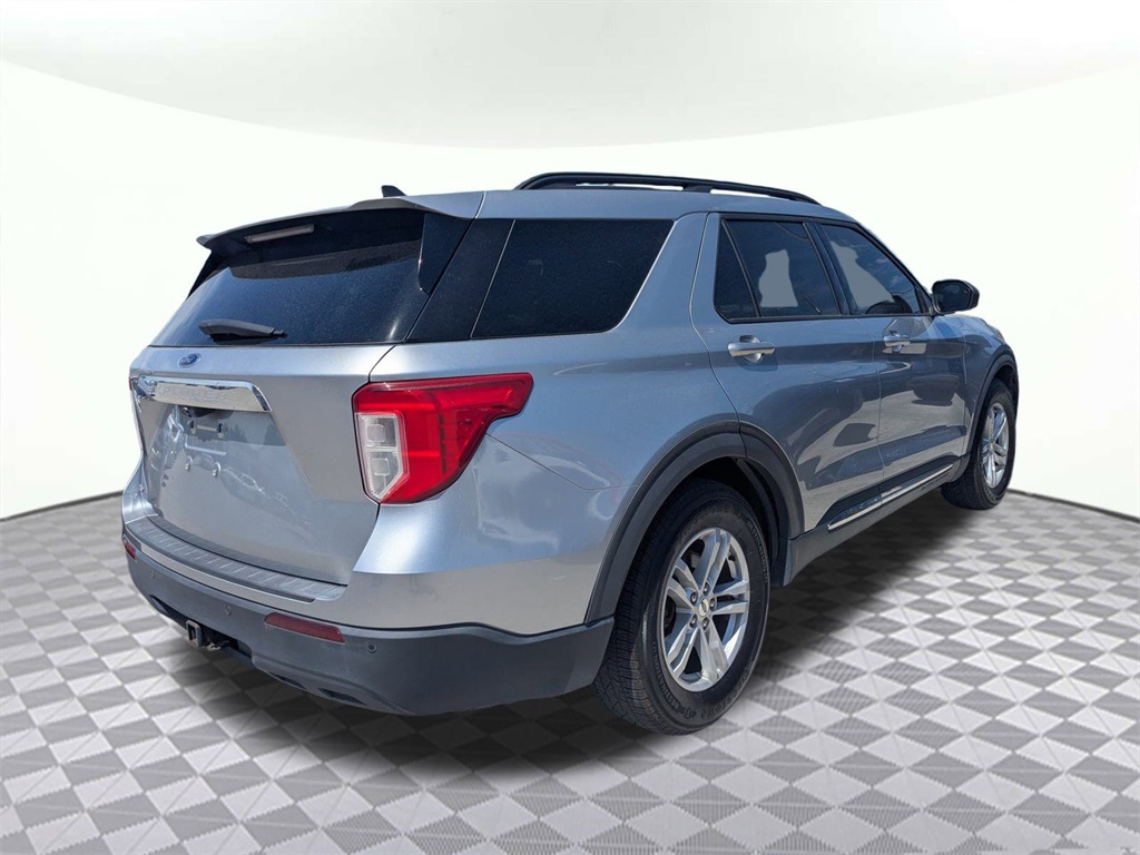 2021 Ford Explorer XLT photo 2