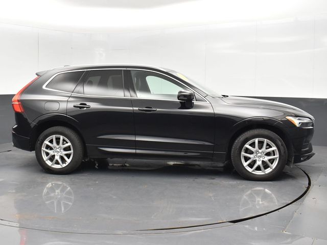 2021 Volvo XC60 T5 Momentum photo 4