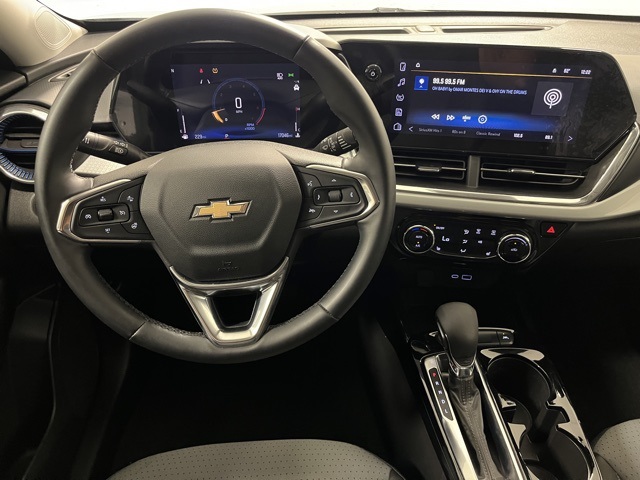 2024 Chevrolet Trax LT photo 2