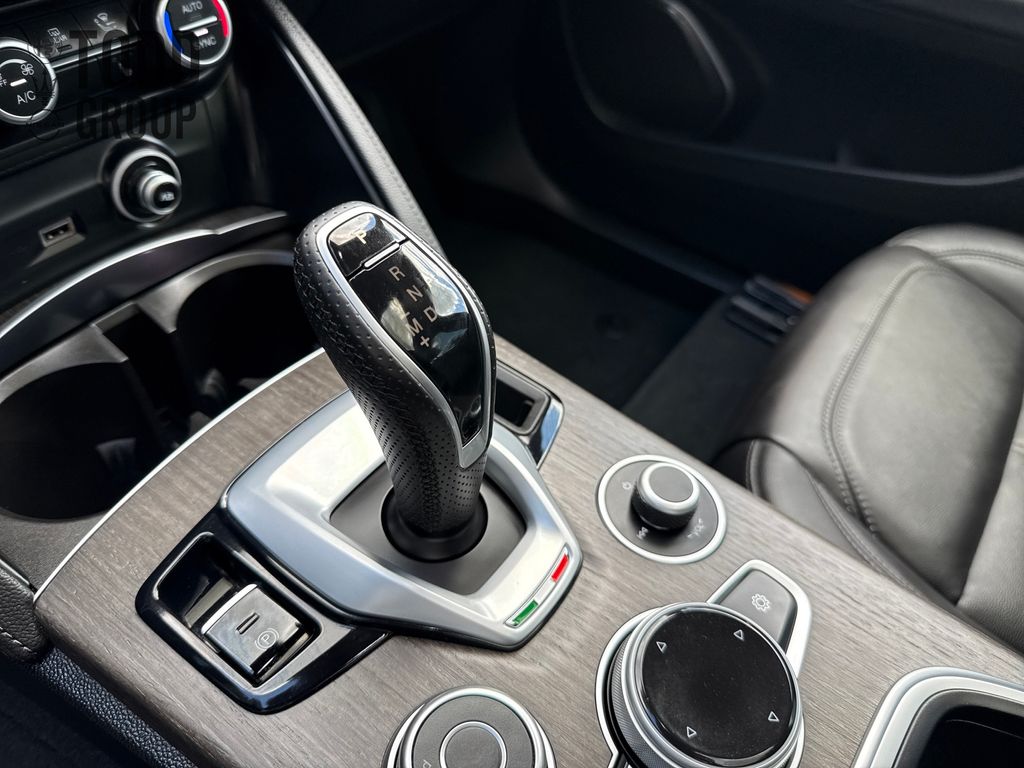 2022 Alfa Romeo Stelvio Ti photo 24