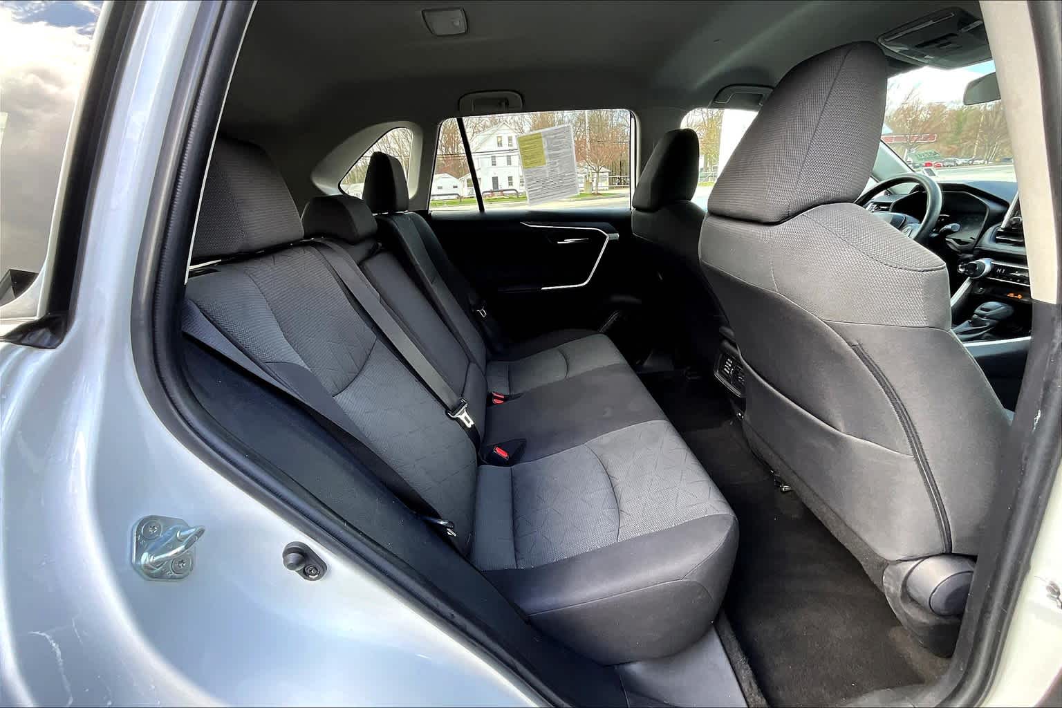 2023 Toyota RAV4 XLE photo 14
