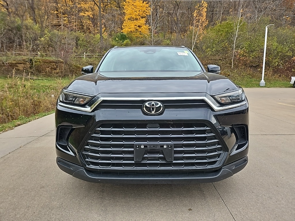 2025 Toyota Grand Highlander XLE photo 2