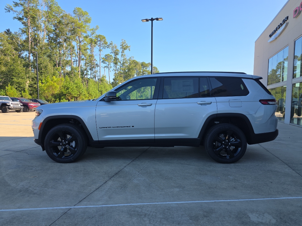 2025 Jeep Grand Cherokee Altitude X photo 3