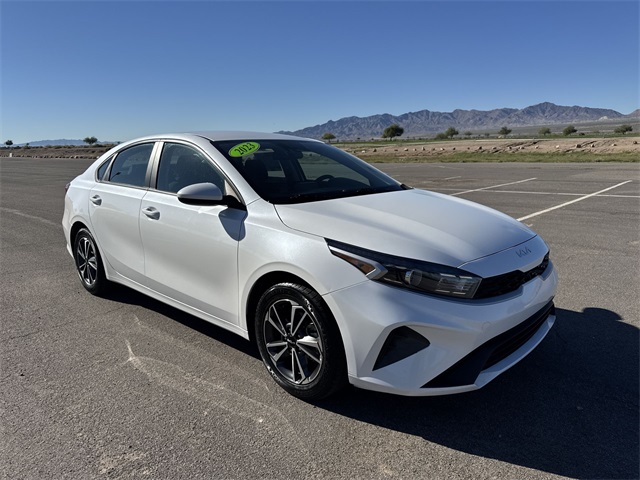 2023 Kia Forte LXS photo 3